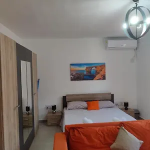 One Bedroom Appartement